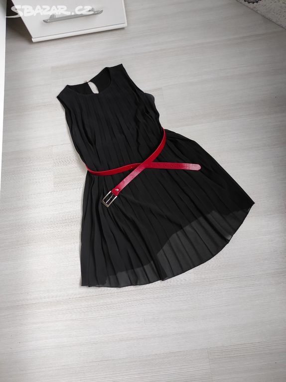Krásné letní černé šaty