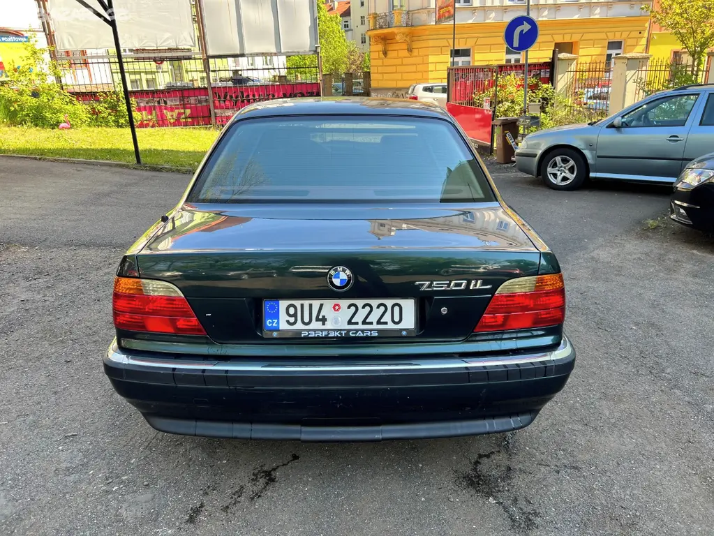BMW Řada 7, 750 il, V12, 240 Kw, E38, pěkný stav! - fotka 5