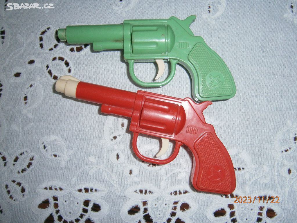 retro pistolky igra