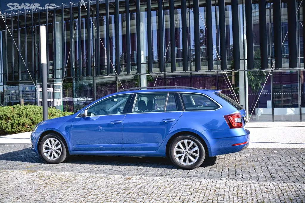 Škoda Octavia Combi 1.5 Tsi G-Tec Style 7st Dsg - fotka 3