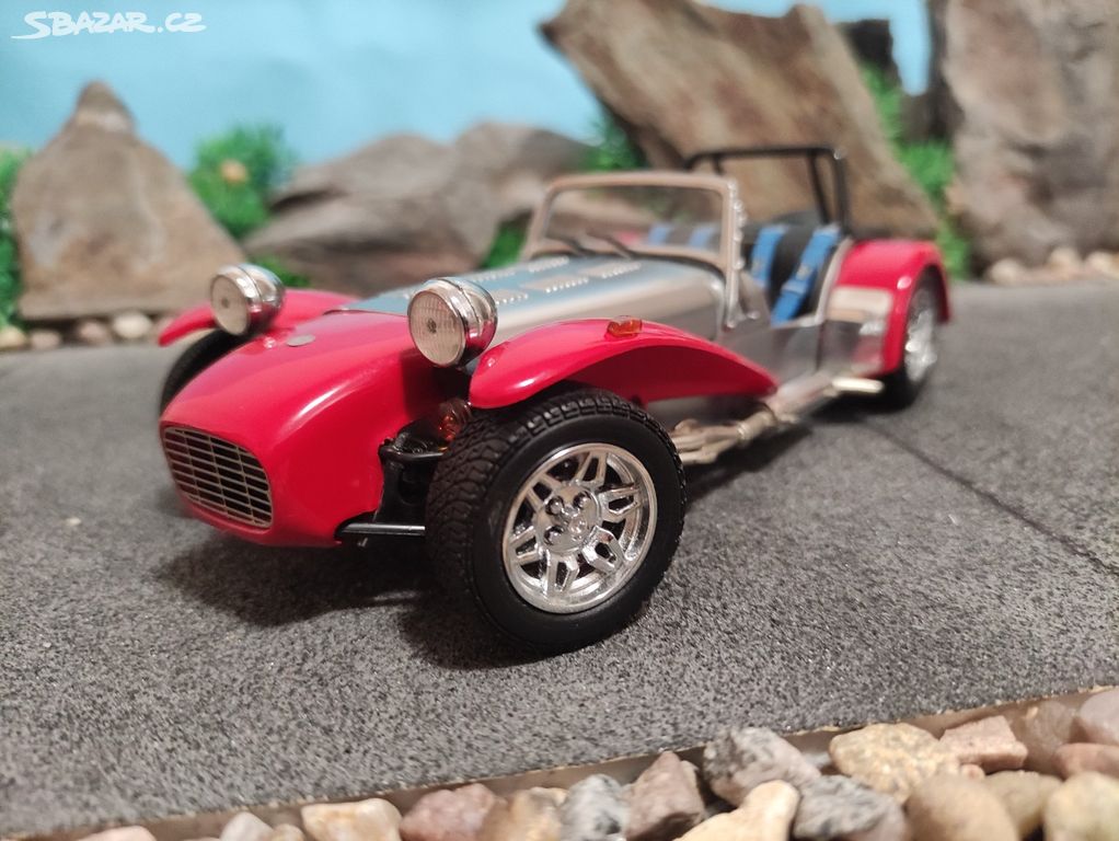 prodám model 1:18 lotus caterham super seven