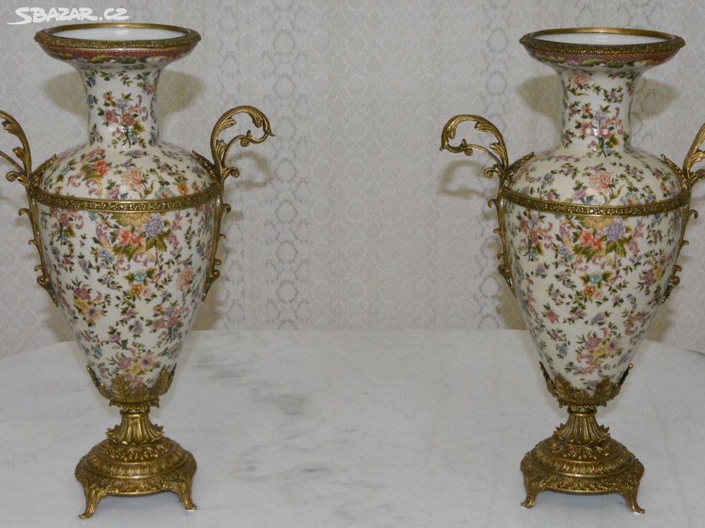 Zámecké vázy s květinami - porcelán + bronz