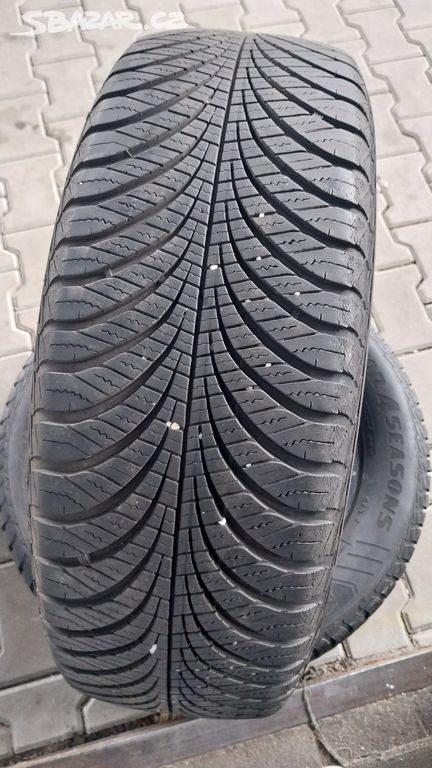 Prodám 2 x pneu Goodyear 215/65/17