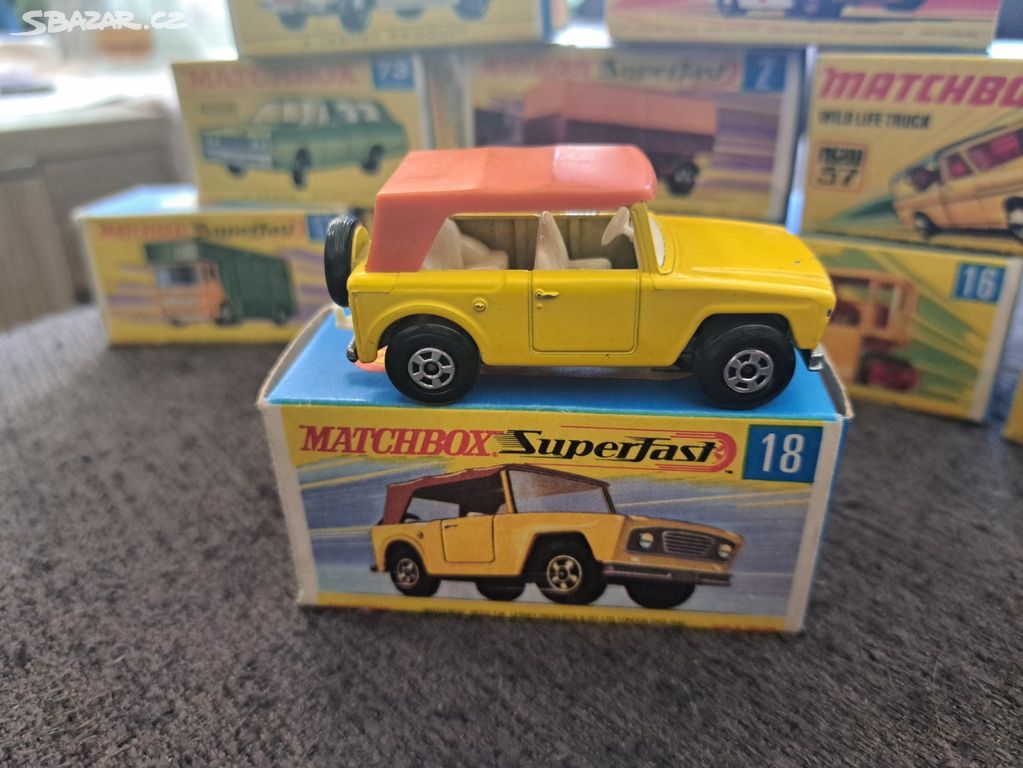 Matchbox superfast field car No18