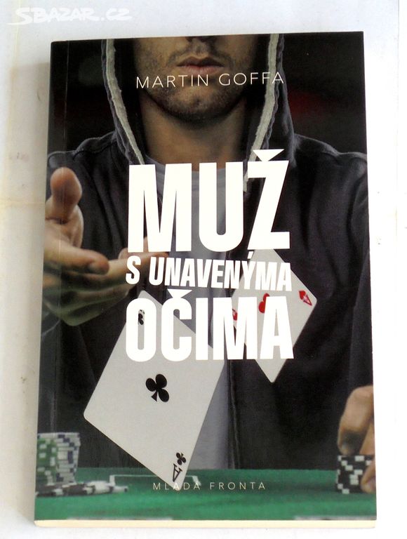 Muž s unavenýma očima