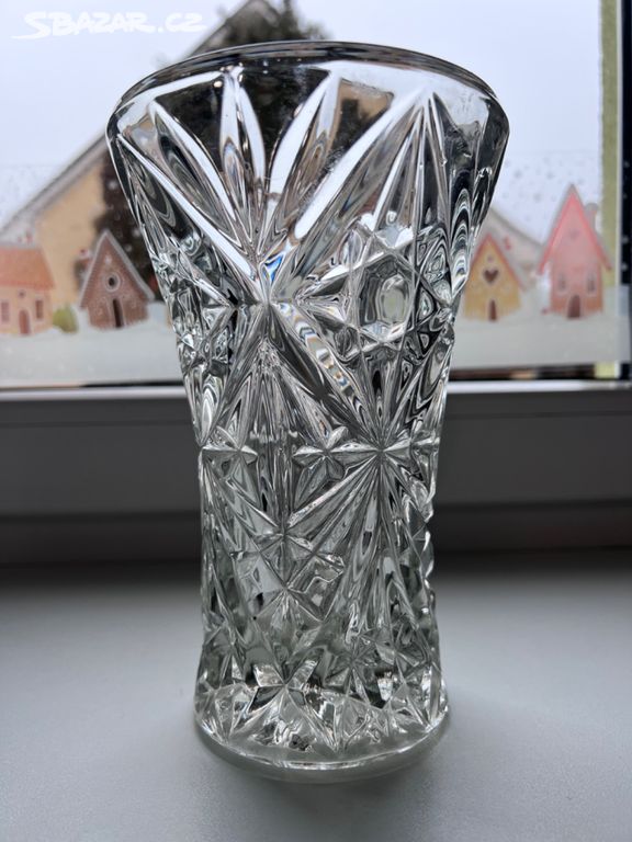 Stará skleněná zdobená váza z lisovaného skla