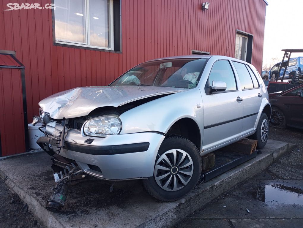 VW Golf IV 1.6 16V r.v. 2000 AUS 77kw (3464)