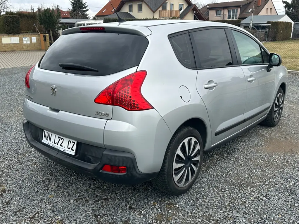 Peugeot 3008 1,6 benzín nové ČR HEZKÝ STAV - fotka 6