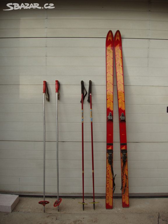 Retro lyže, zn. AR TIS 350 FG,  2 x hůlky,