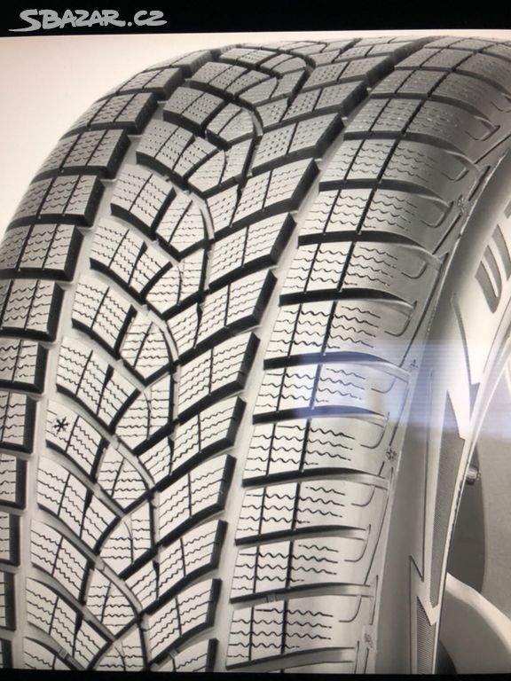 Pneu 255/50R19 Godyear M+S nové