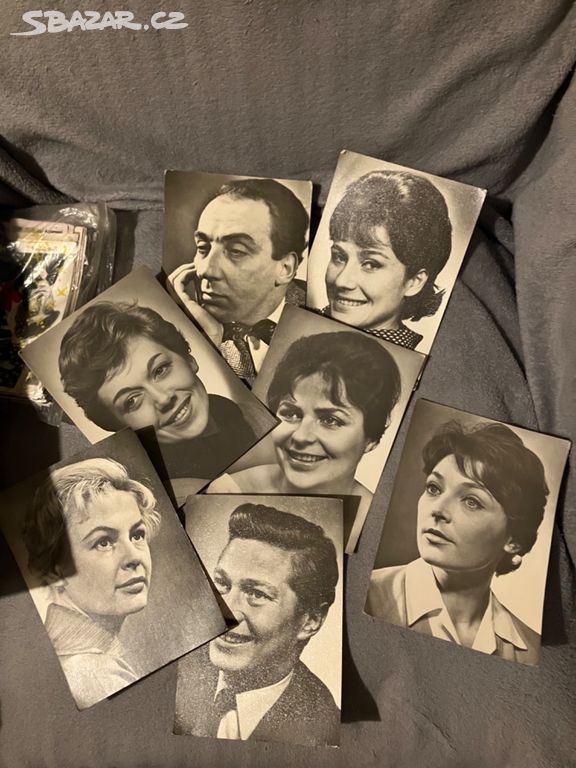 Sbírka starých fotografií herců po mamince