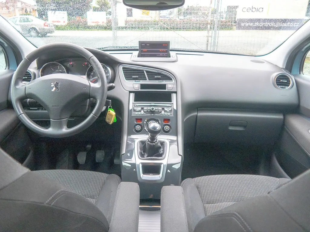Peugeot 5008 2.0HDI 110KW NAVI 7sedadel - fotka 5