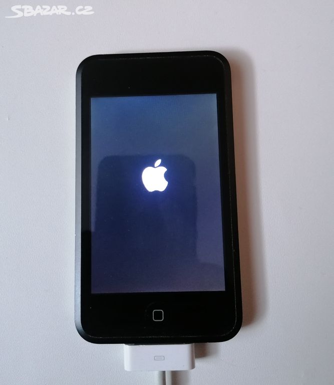 Prodám Apple iPod touch - 8GB na náhradní díly