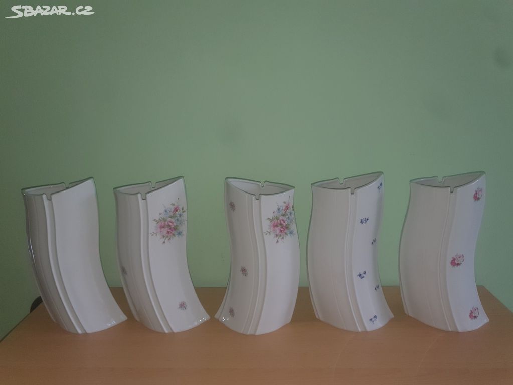Porcelánové vázy různý motiv Royal Dux