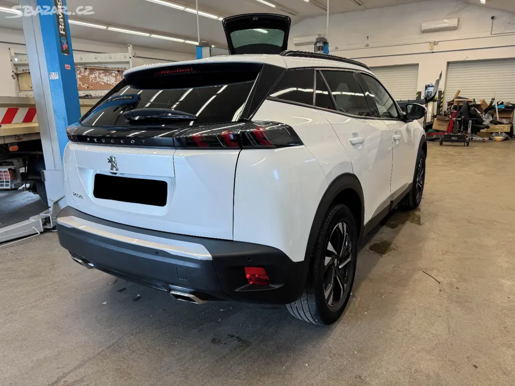 Peugeot 2008 1.2 Puretech 96 kW - fotka 6
