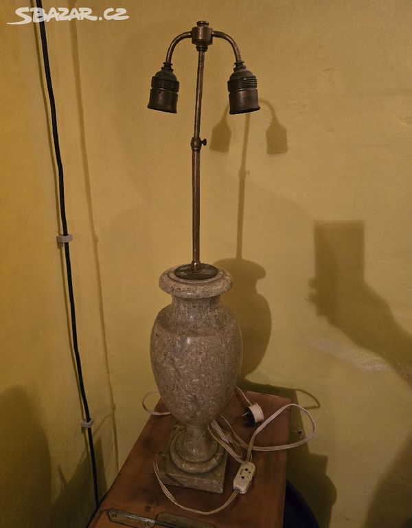 Starozitna mramorová lampa / nastavitelná výška