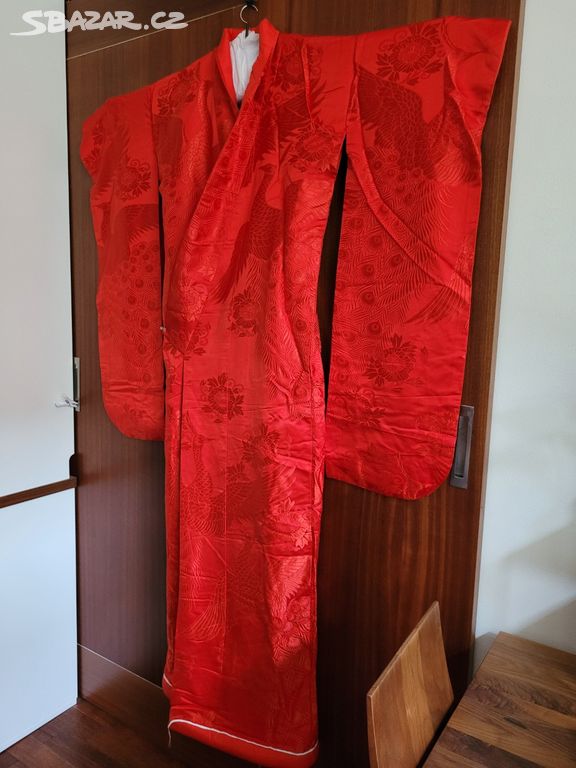 Svatební kimono učikake červené