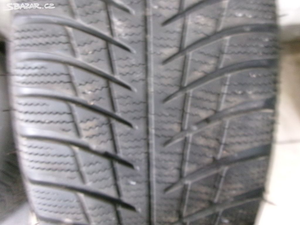 Zimní pneu BRIDGESTONE 215 60 16 č.14544