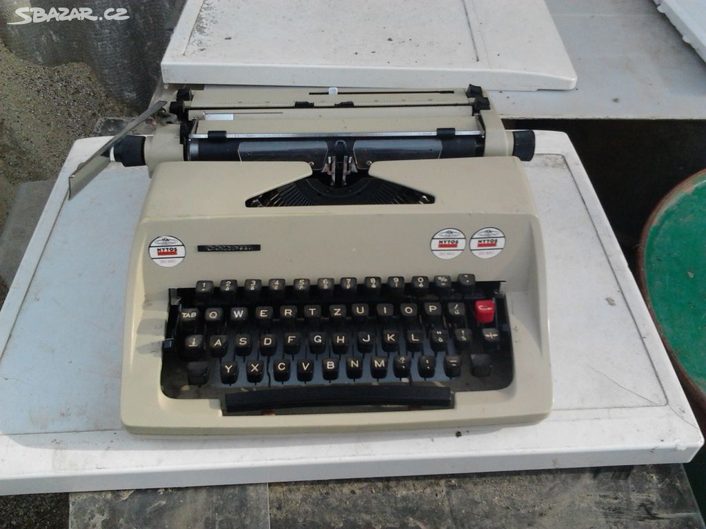 Prodám psací stroj pro sběratele.Číslo 2.