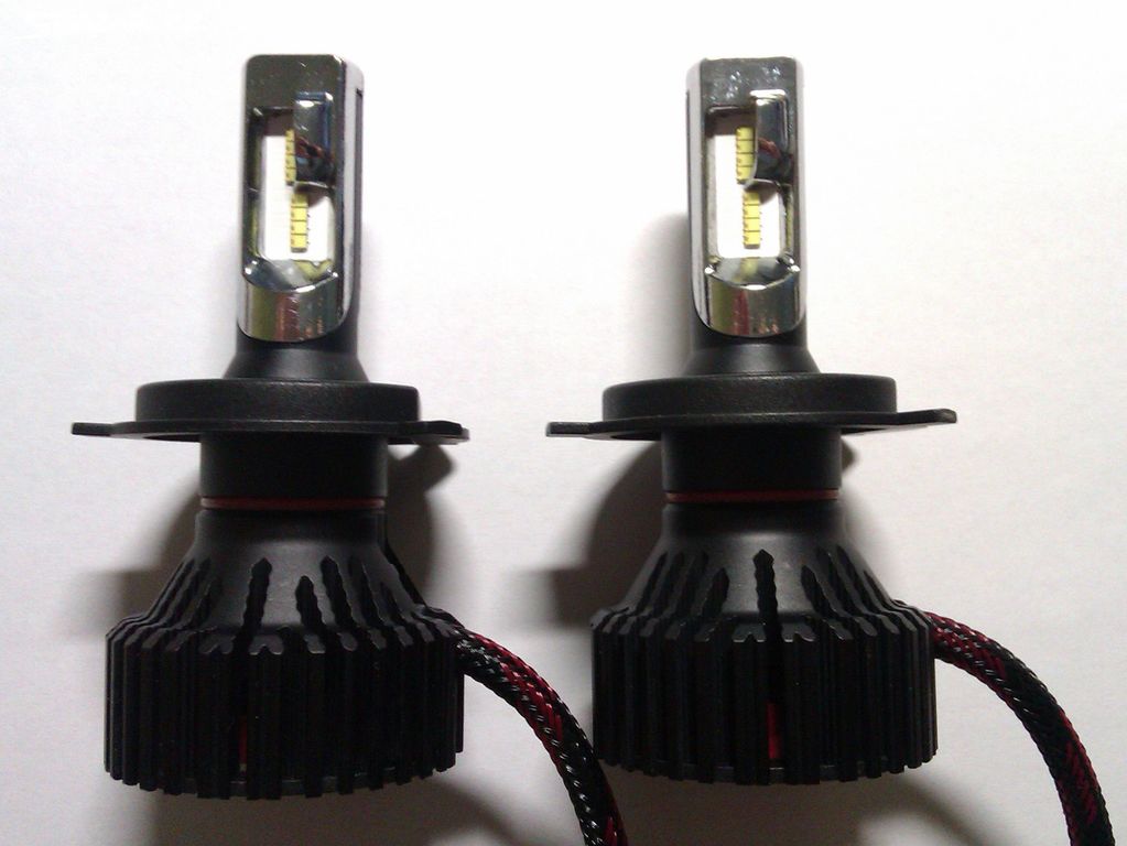 LED žárovky H4 - T8 ZES 12V 24V 30W
