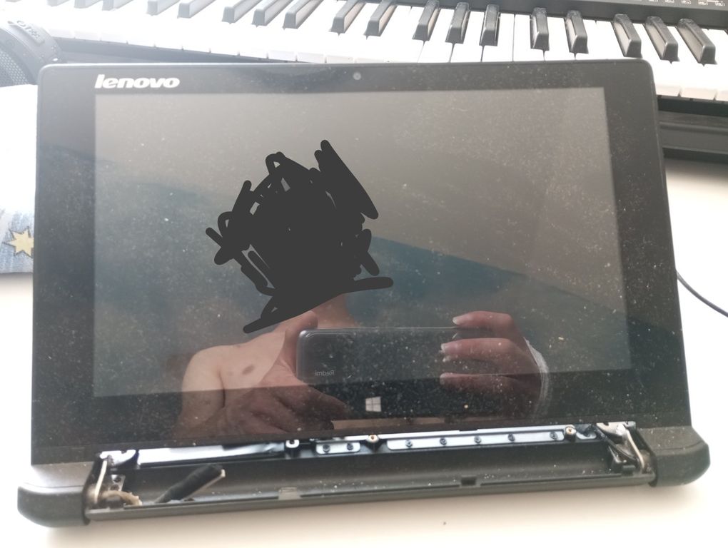 Starší Notebook - Lenovo Flex 10, 320/4gb..