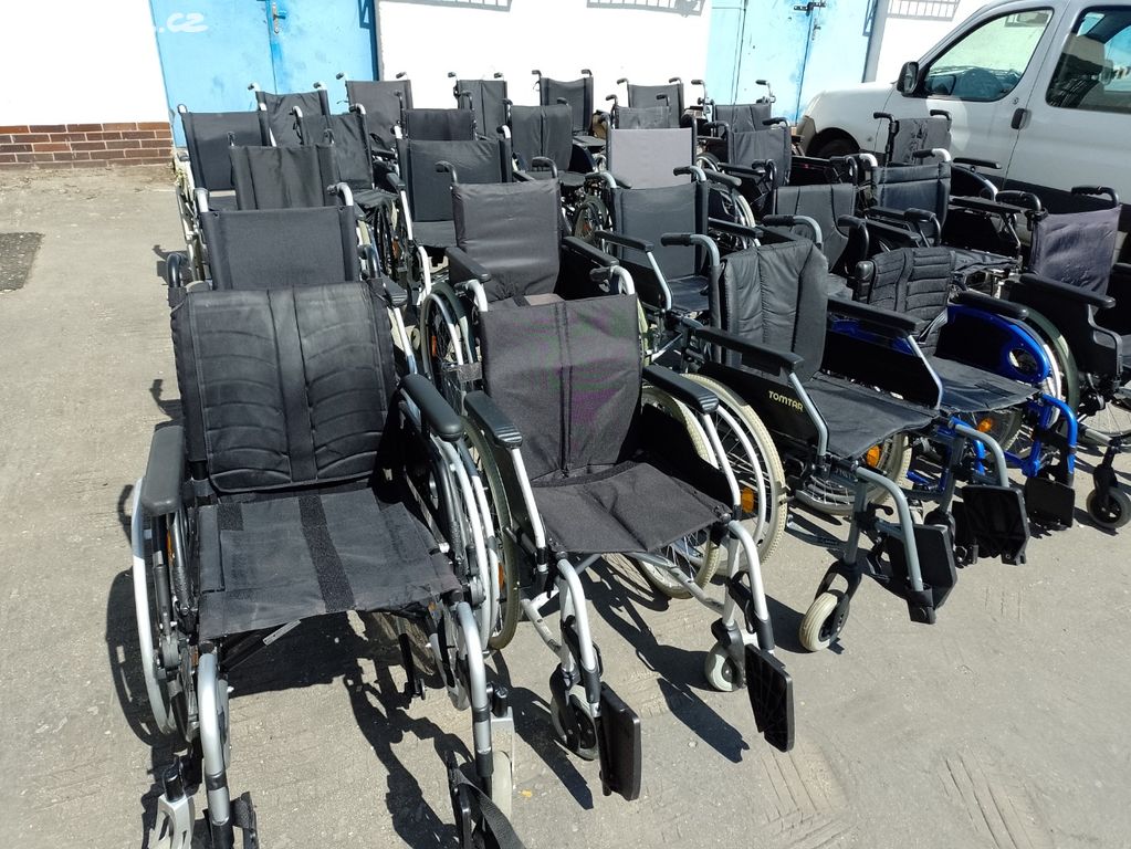 Levné skládací mechanické invalidní vozíky