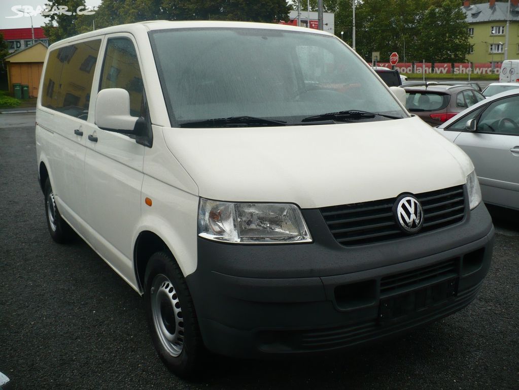 Volkswagen Transporter 1.9 TDI 8 míst TZ