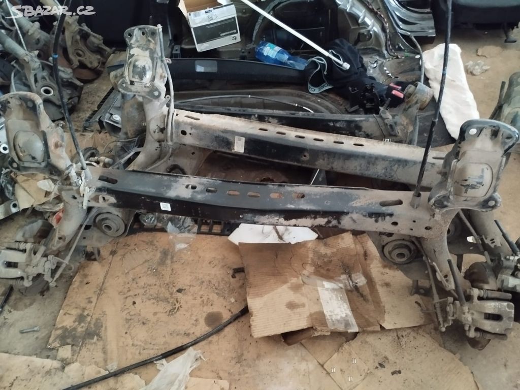 Nápravy Škoda Octavia 3 zadní cena 3000 Kč