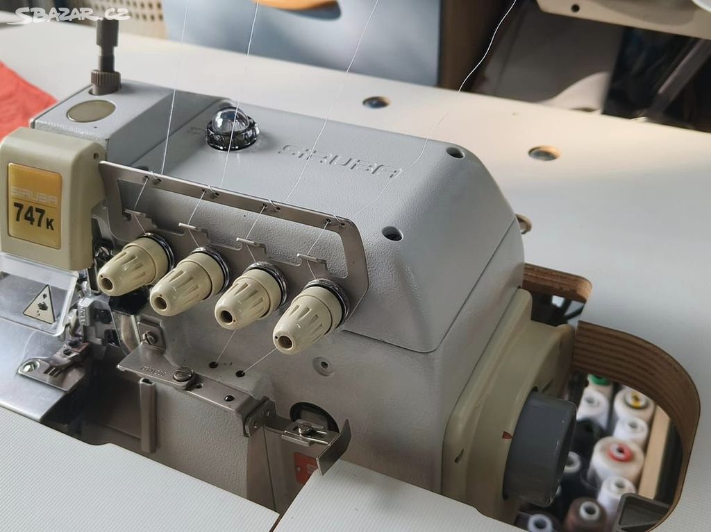 Průmyslový 4 nitný overlock SIRUBA 747K-514M2-24