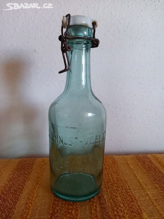 Starožitná lahev s patentním keramickým uzávěrem