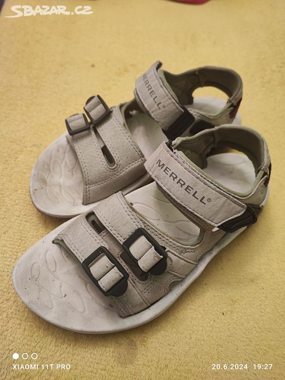 Málo nošené kožené sandály Merrell vel 37