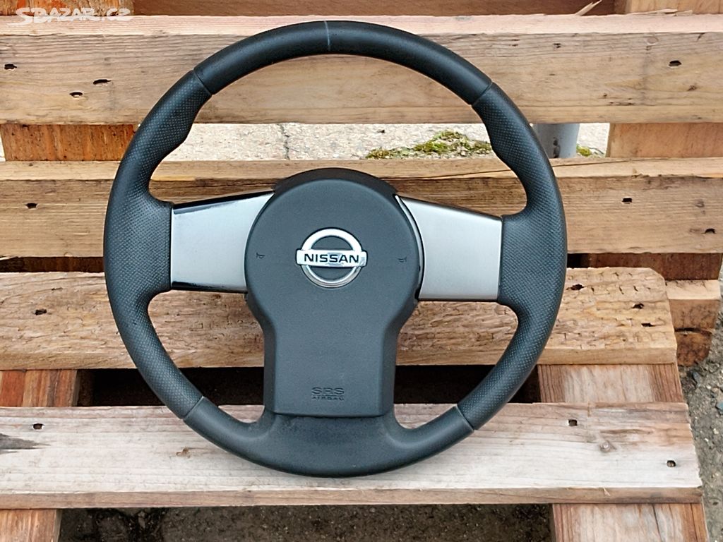 Nissan Pathfinder / Navara D40 volant s airbagem