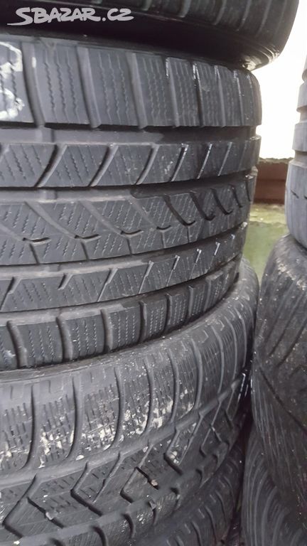 Zimní pneumatiky 235/55 17 Dunlop