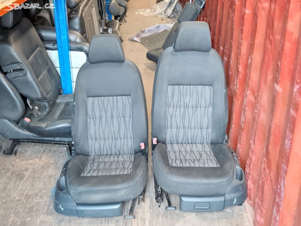 Škoda Octavia II sada předních sedaček