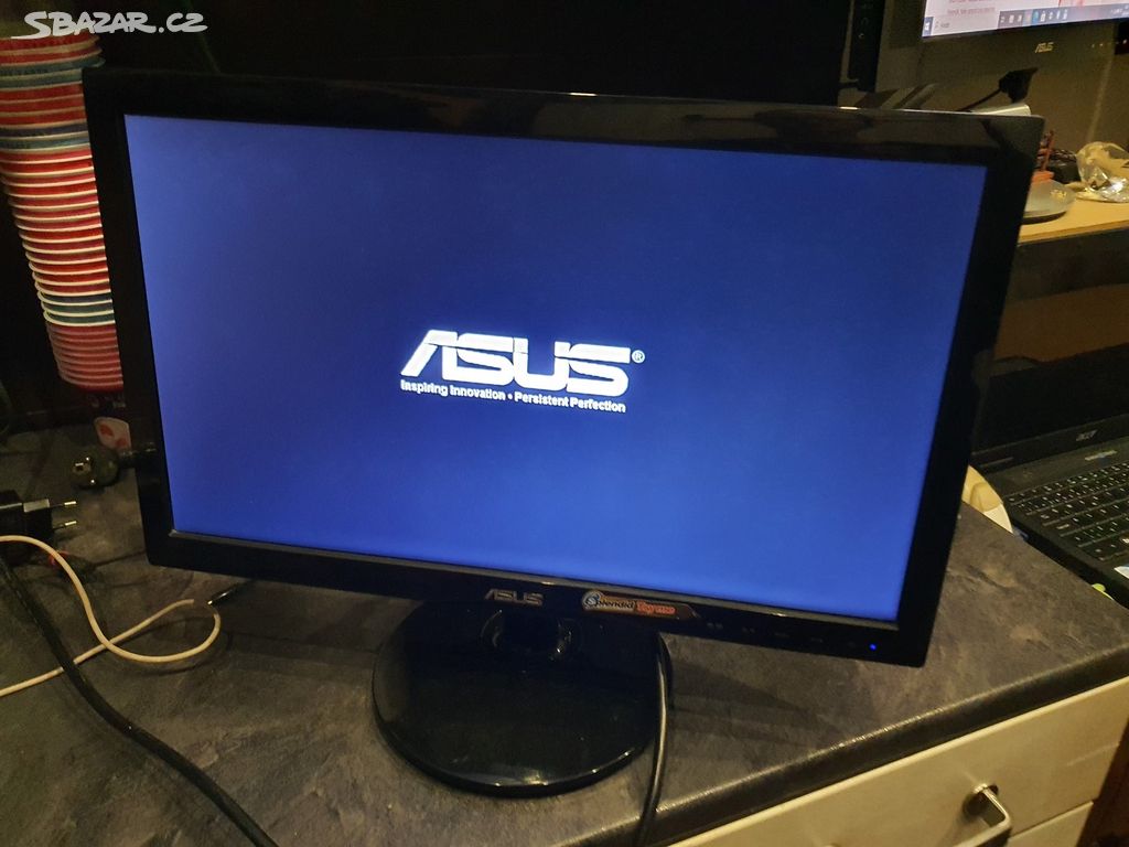 LCD monitor ASUS úhlopříčka 47cm