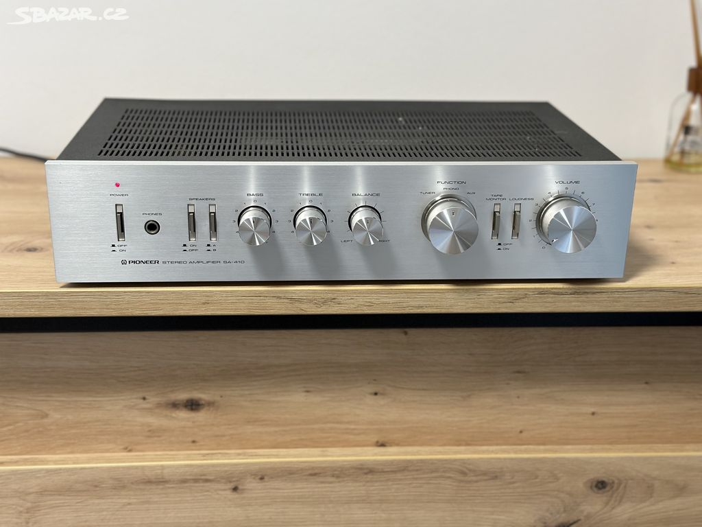 PIONEER SA-410 PĚKNÝ VINTAGE STEREO ZESILOVAČ !!