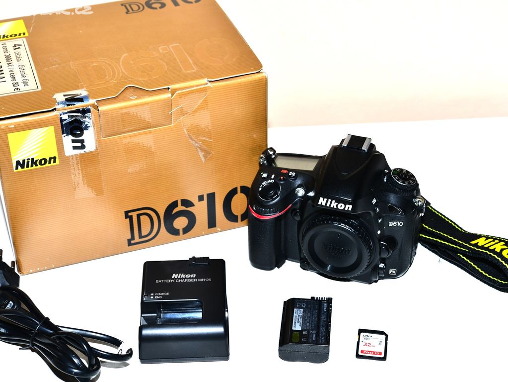 Nikon D610 + příslušenství ( 24 tisíc exp.)