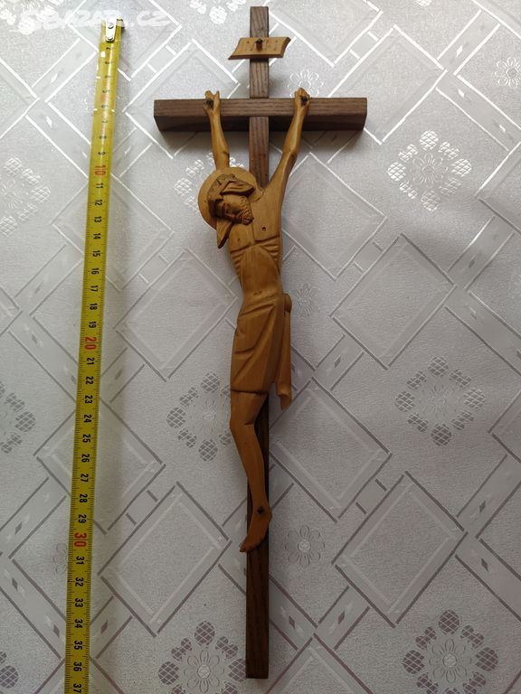 Kříž s Ježíšem dřevěný