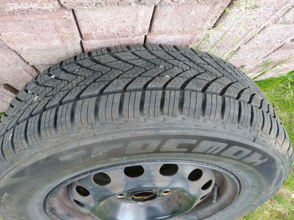 celoroční pneu Tracmax 185/70 r14
