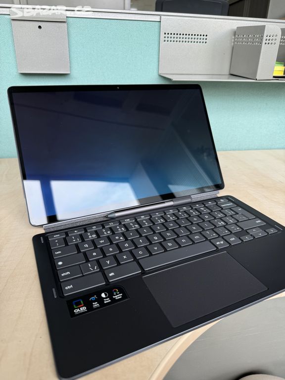 Lenovo IdeaPad Duet 5 CB Chromebook, active stylus