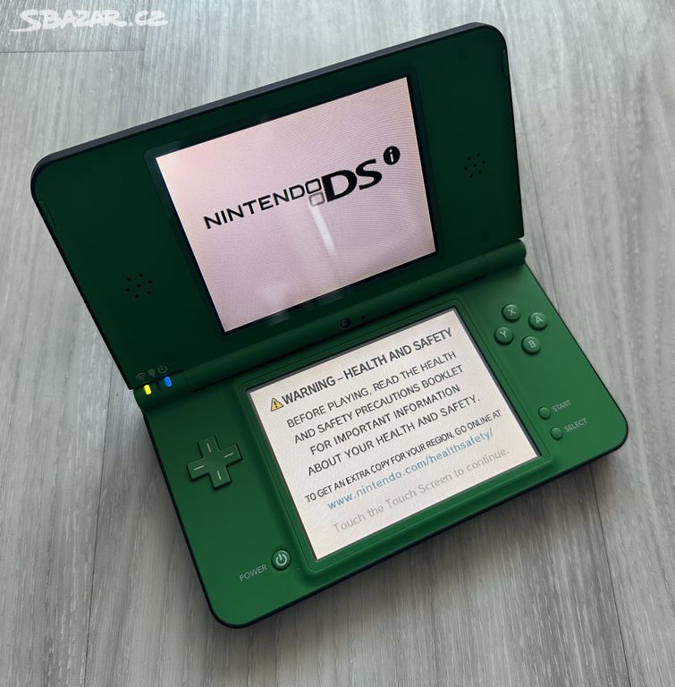 Nintendo DSi XL + Hry