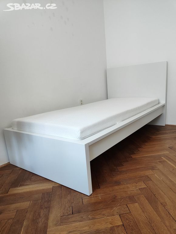 Postel z Ikea MALM bílá + rošt + matrace