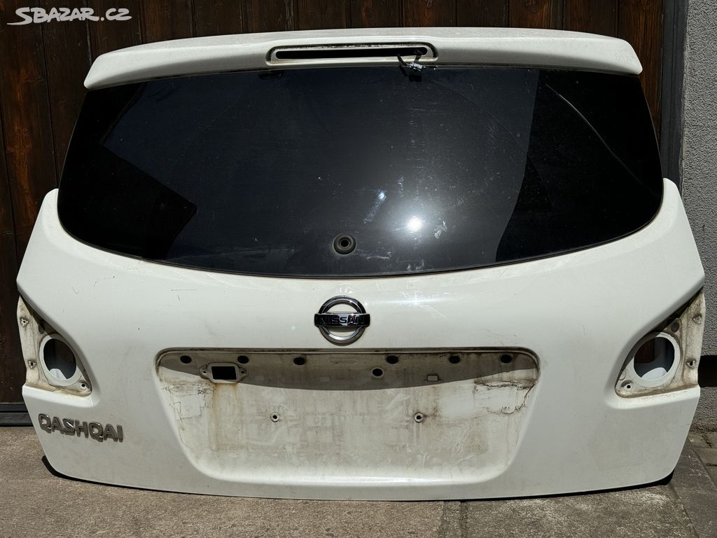 Víko / dveře kufru Nissan Qashqai J10