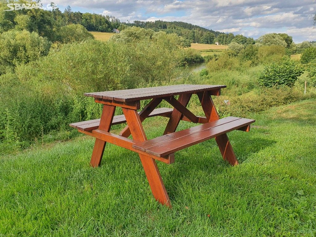 Dřevěná dětská lavice se stolem (modřín)