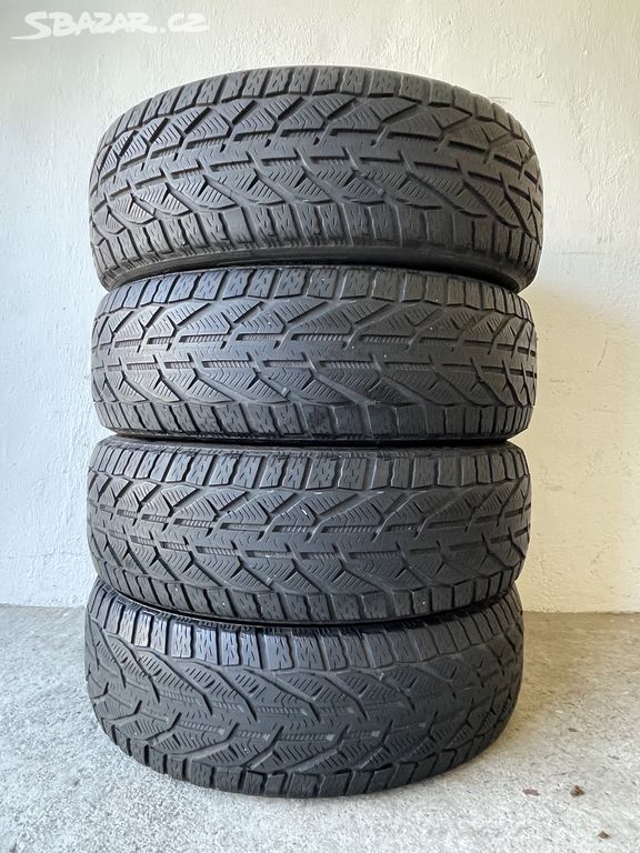 Zimní pneu 215/60r17