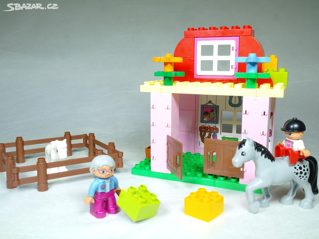 LEGO DUPLO 10500 Koňské stáje