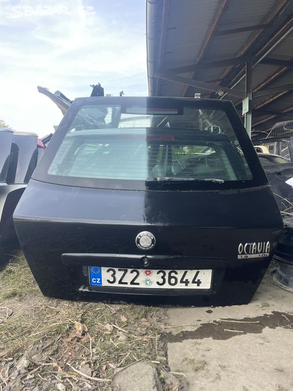 Páté dveře Škoda Octavia