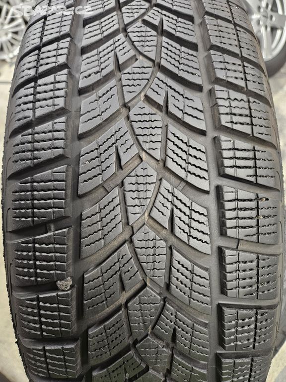 215/65 R17 99V Good Year Ultra Grip Performance