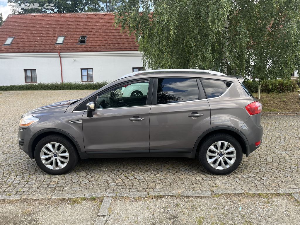 4x4 Kuga 2 litr 103 kw Výbava Titanium servis Ford