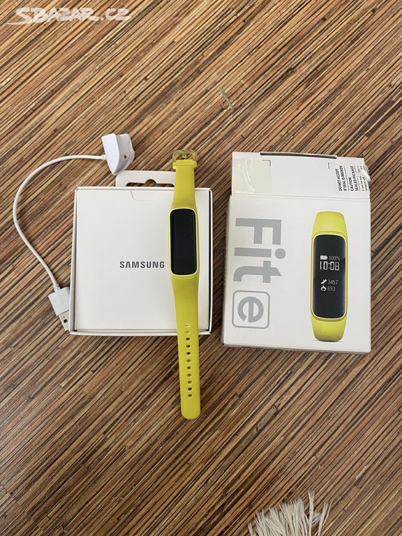 Chytrý náramek / hodinky Samsung Galaxy Fit e